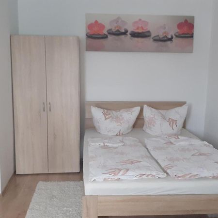 Privatzimmer Бургау Екстериор снимка